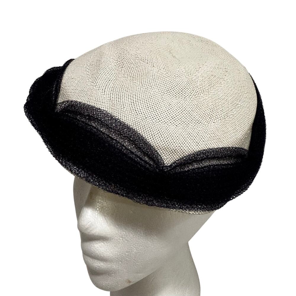 Vintage Mid Century Halle Bros Co White straw hat black netting & velvet bow - Picture 6 of 9